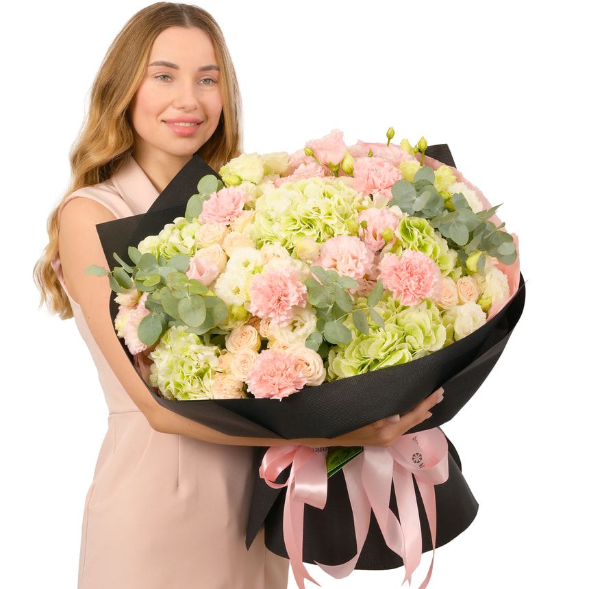 Букет "Most elegant" – доставка по Україні