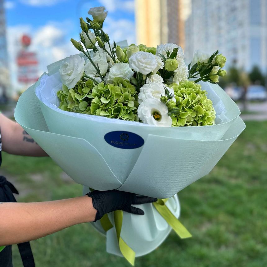 "Aisha" bouquet – order from Flowers.ua