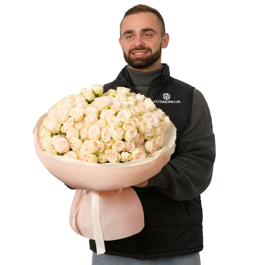 Букет із 51 кущової кремової троянди – доставка по Україні