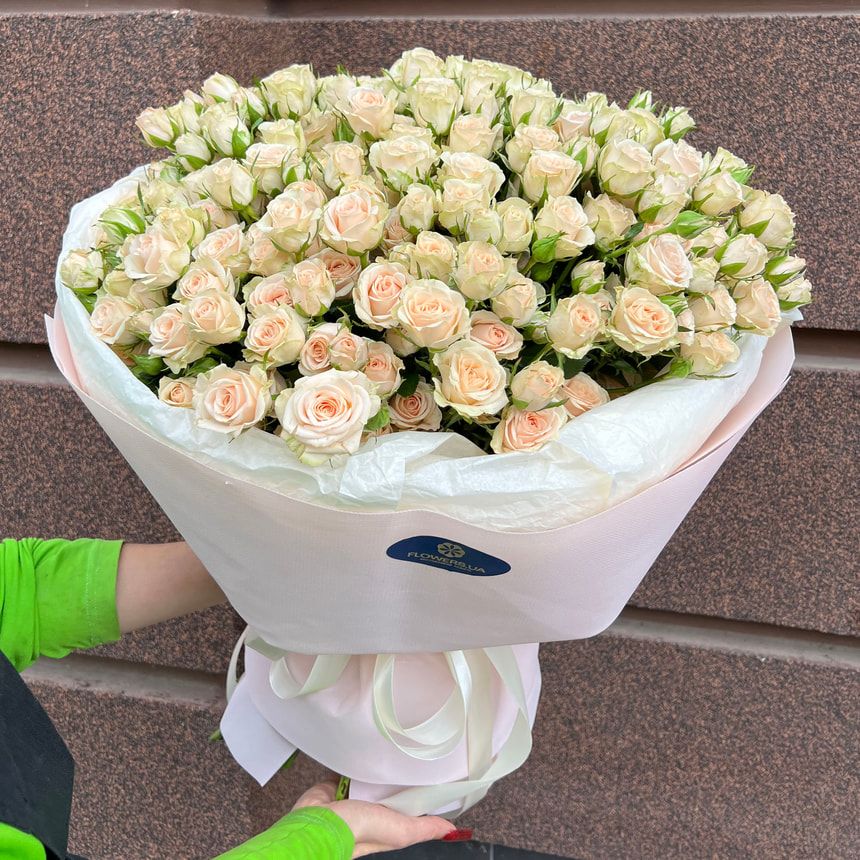 Bouquet of 51 creamy spray roses