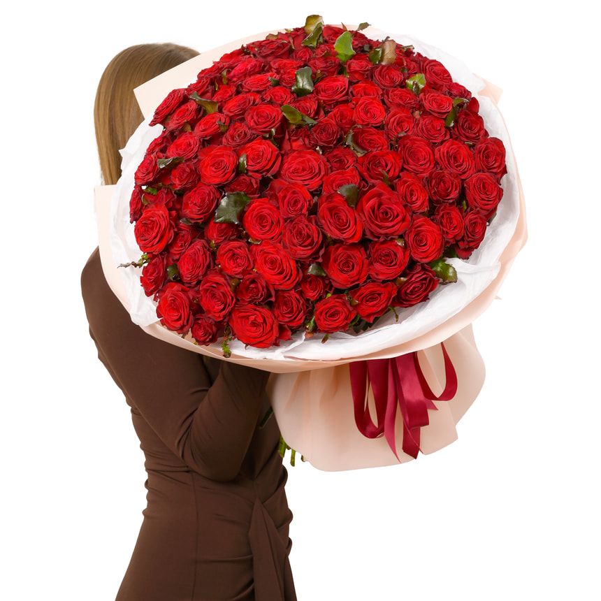 Монобукет "Red infinity" зі 101 троянди – доставка по Україні