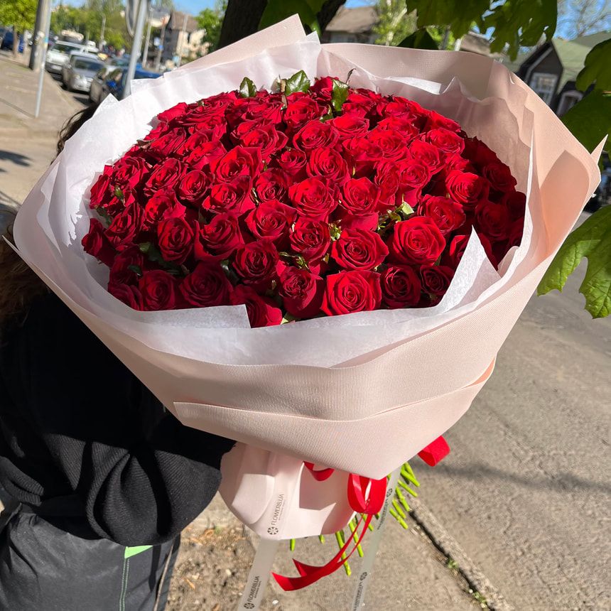 Монобукет "Red infinity" зі 101 троянди – замовити на Flowers.ua