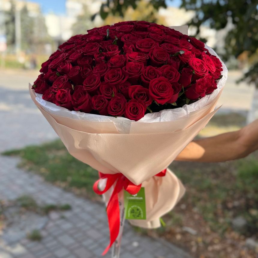"Red infinity" bouquet of 101 roses