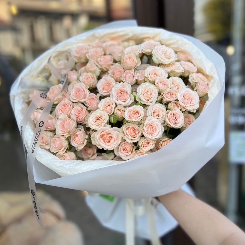 "Cream infinity" bouquet