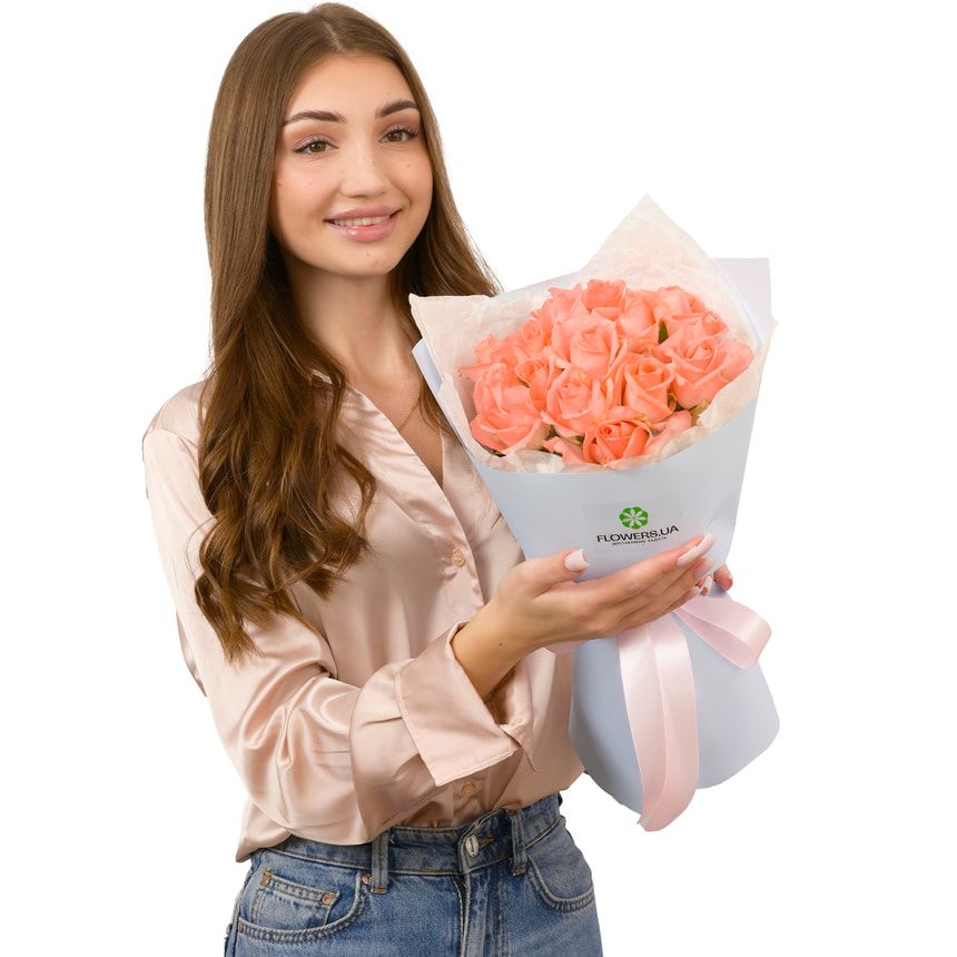 "Kiss Elegy" bouquet of 15 roses – delivery in Ukraine