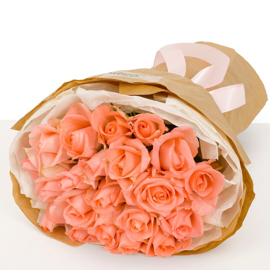 "Kiss Elegy" bouquet of 21 roses – order with delivery