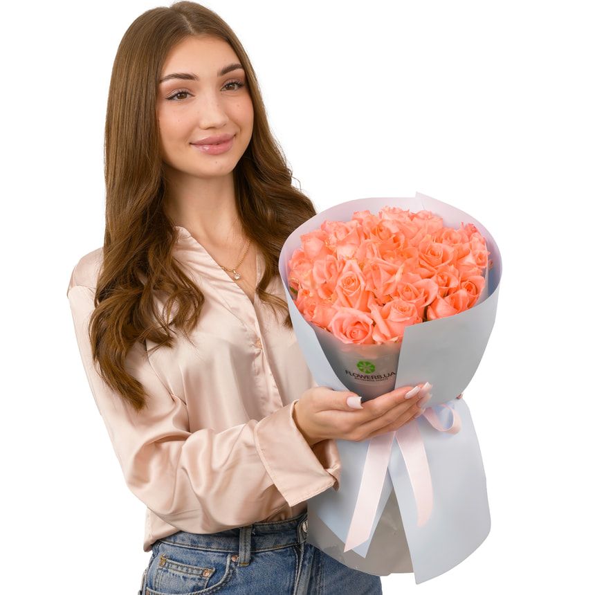 "Kiss Elegy" bouquet of 35 roses – delivery in Ukraine