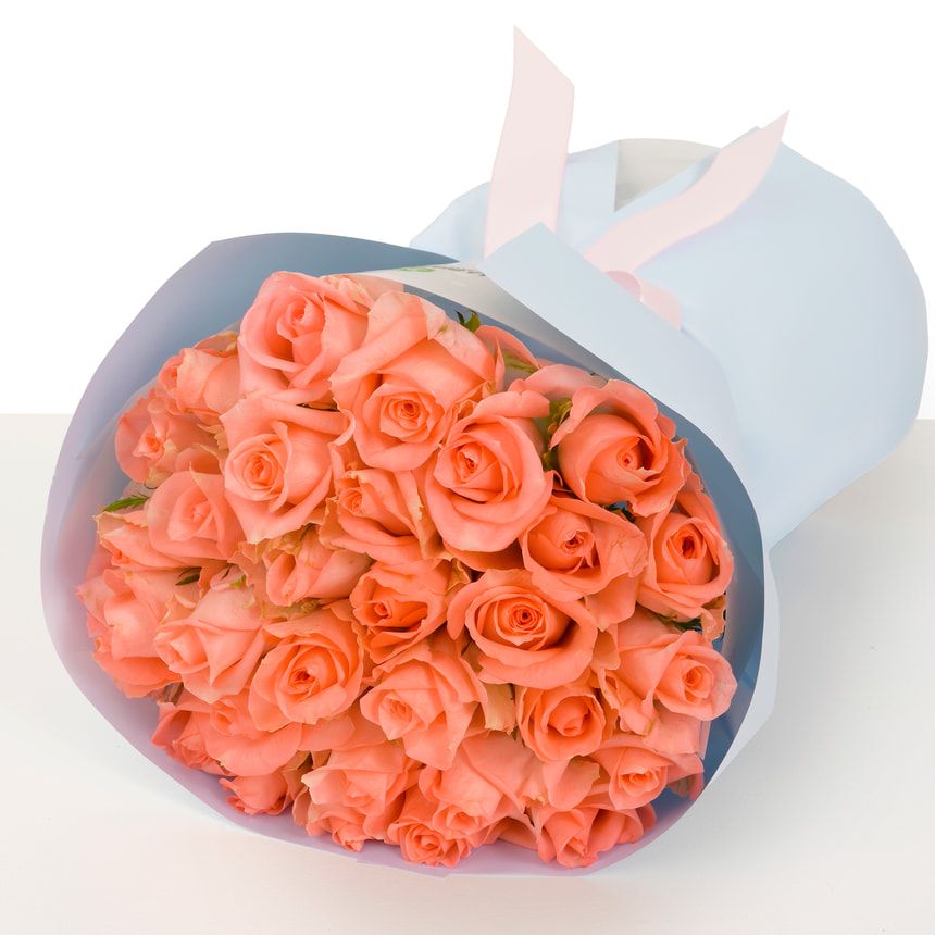 "Kiss Elegy" bouquet of 35 roses – order with delivery