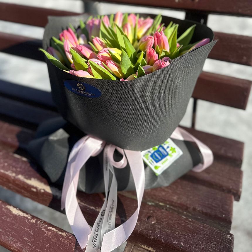 Букет "Pink Tulips" из 51 тюльпана