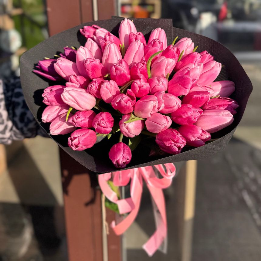Букет "Pink Tulips" из 51 тюльпана