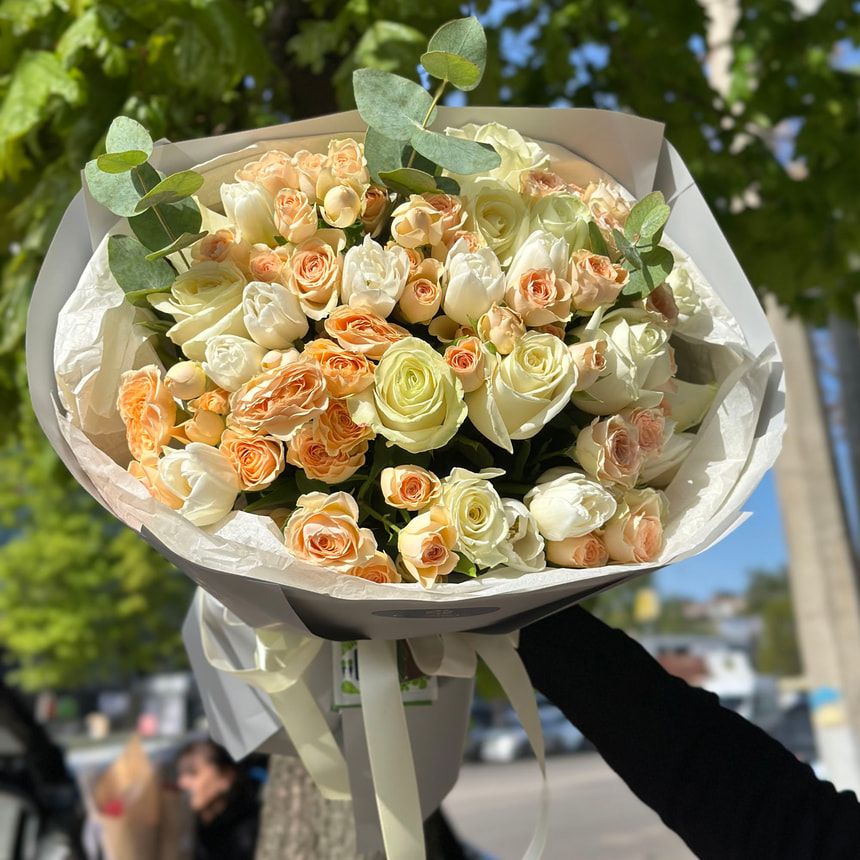 "Celebrities" bouquet – order from Flowers.ua