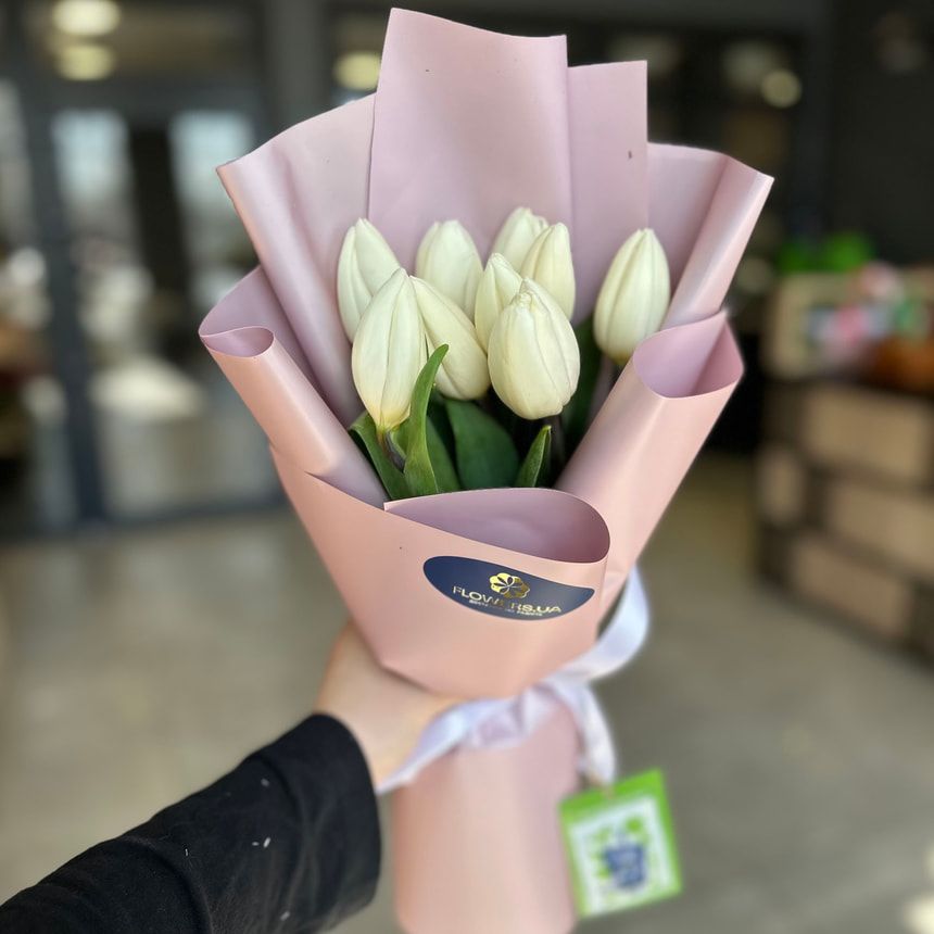 Мини-букет из 9 белых тюльпанов – заказать у Flowers.ua