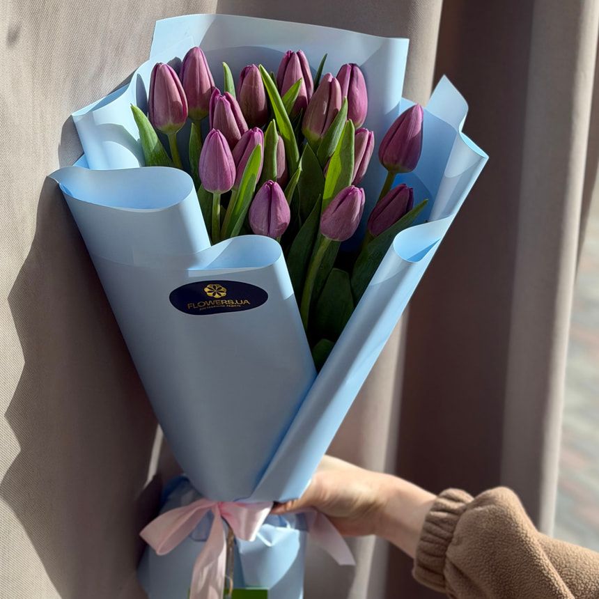 Букет з 15 фіолетових тюльпанів – замовити на Flowers.ua