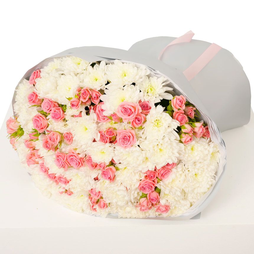 "Triumph of Love" bouquet – order with delivery