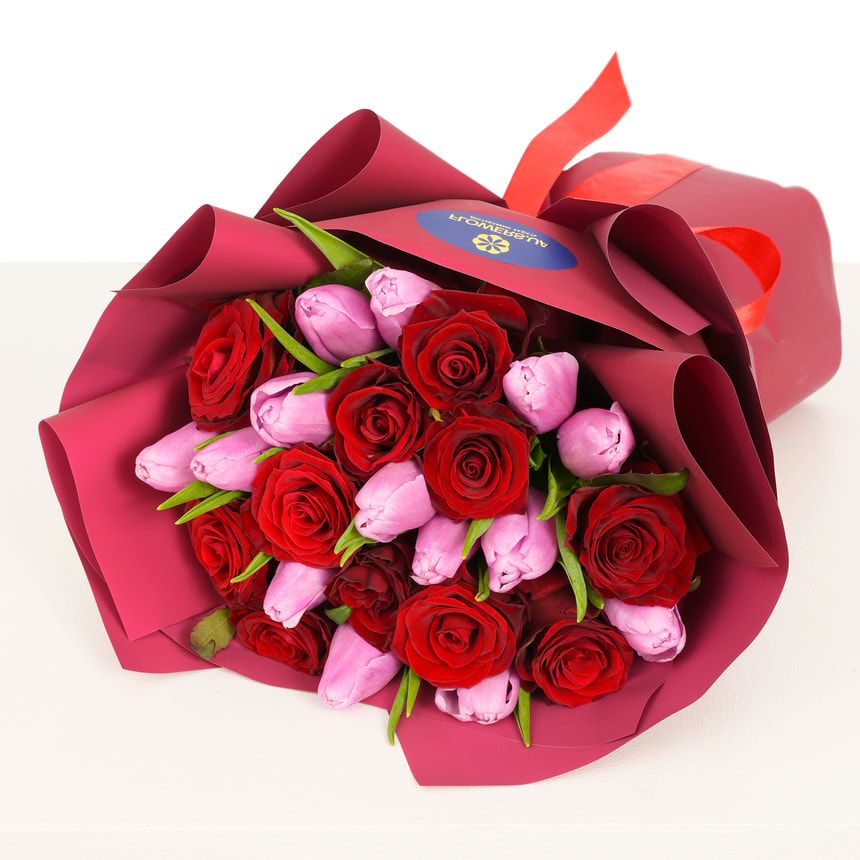 Букет "Вишнева ніч" – замовити з доставкою