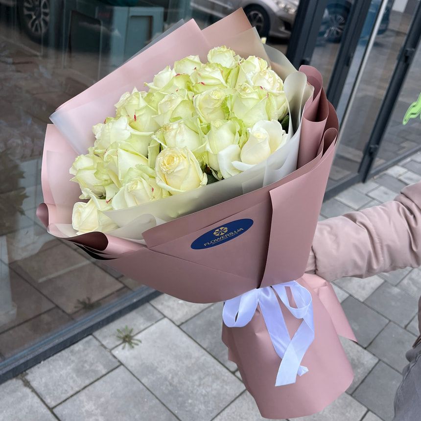 Монобукет из белых роз "White Beauty" – заказать у Flowers.ua