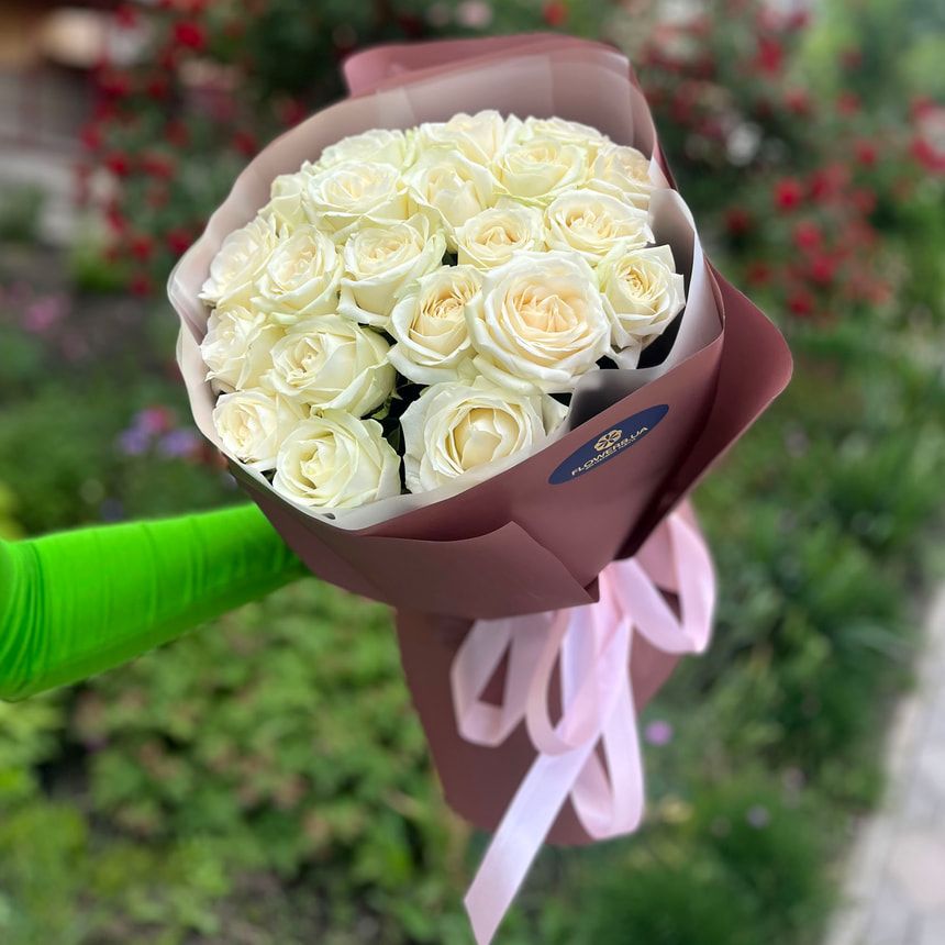 Монобукет із білих троянд "White Beauty"