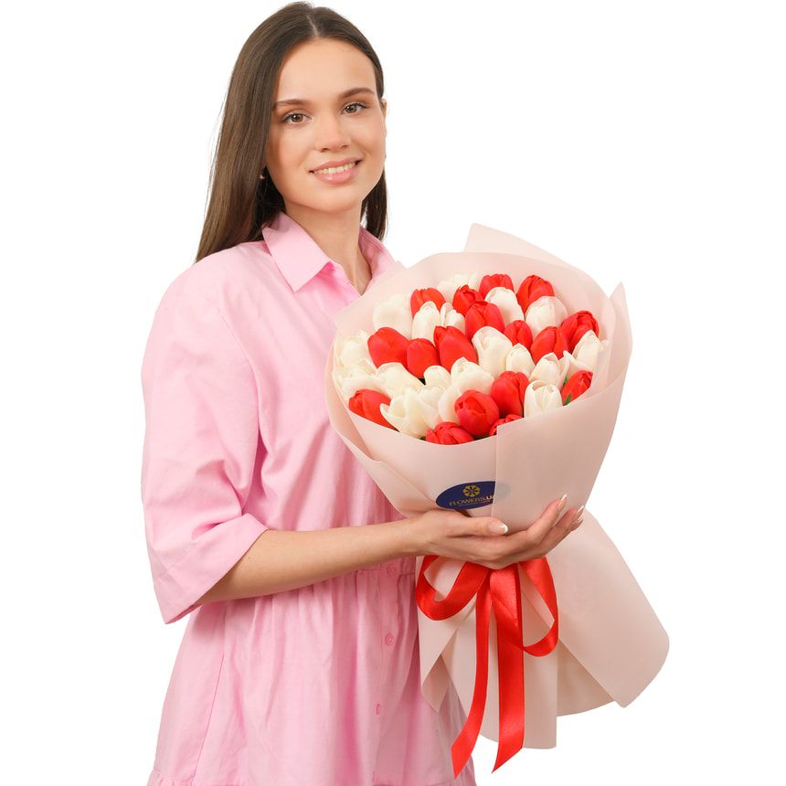 "Red and White" bouquet – delivery in Ukraine