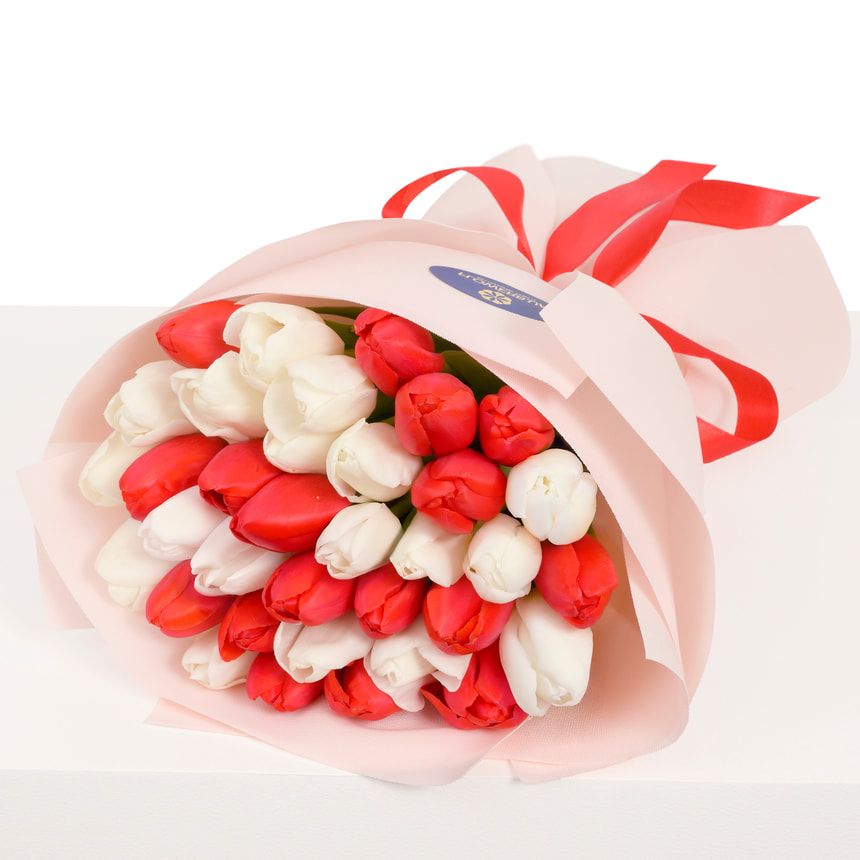 "Red and White" bouquet – order with delivery
