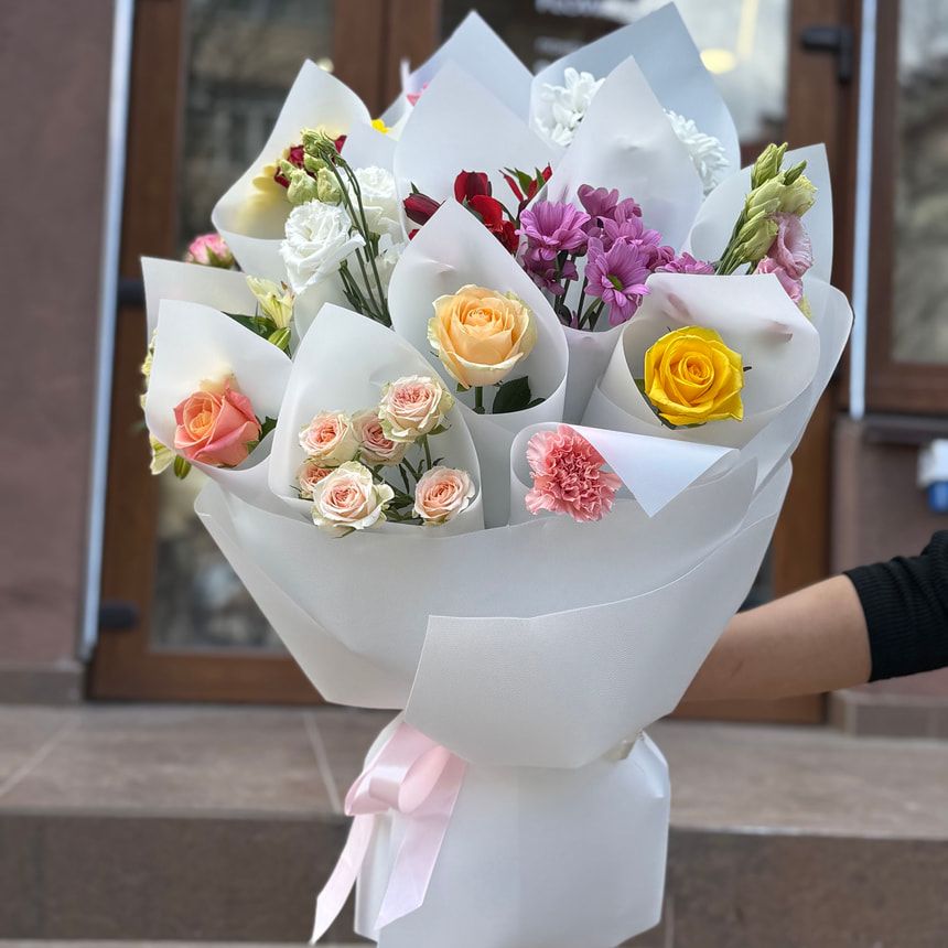 Букет "Райдужна симфонія почуттів" – замовити на Flowers.ua