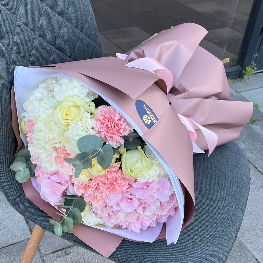 "Cinderella" bouquet – order from Flowers.ua