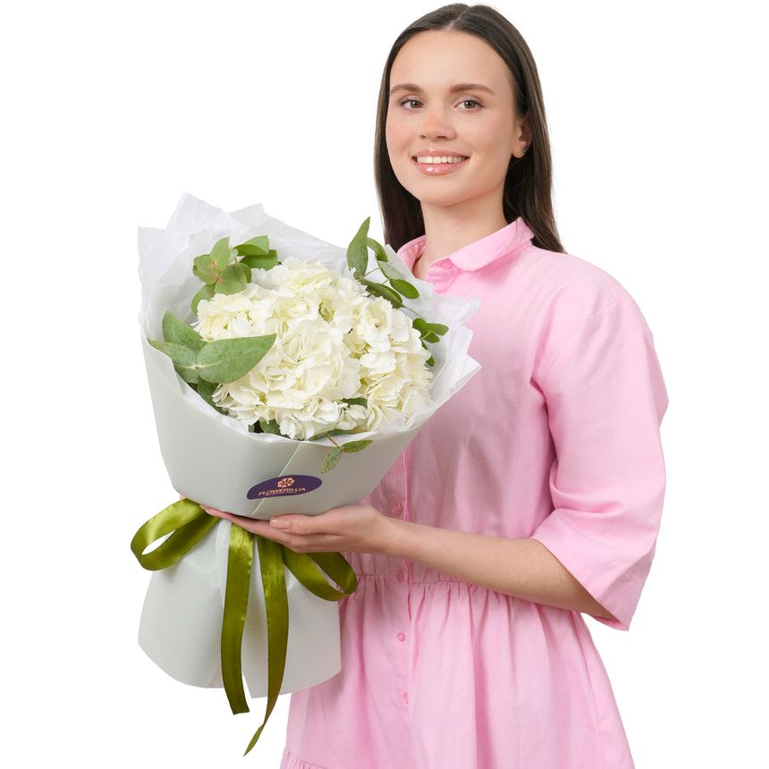 "White hydrangea" bouquet – delivery in Ukraine