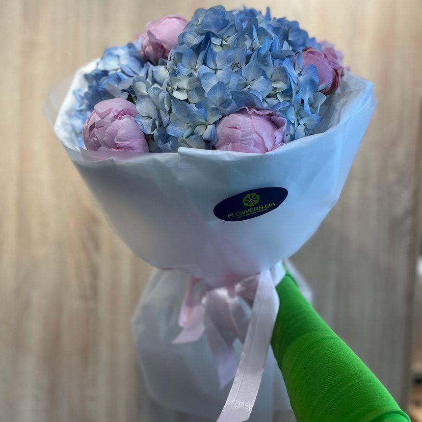 "Sea of Emotions" bouquet – order from Flowers.ua