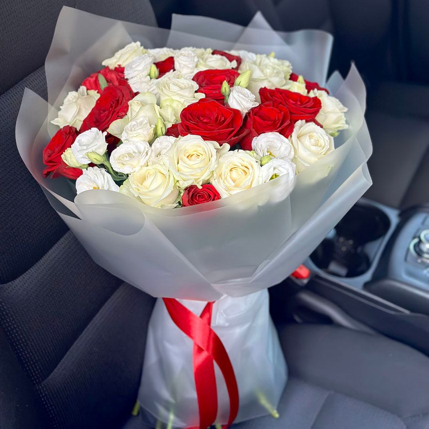 "Yanelia" bouquet – order from Flowers.ua