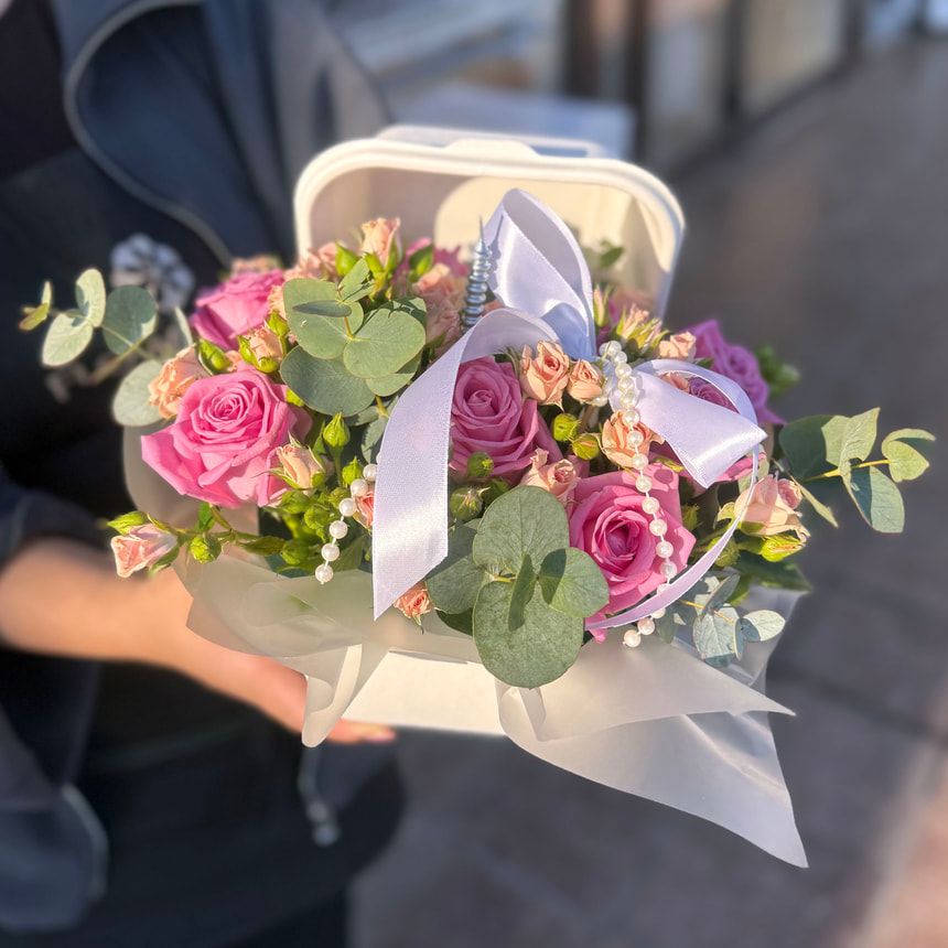"Aila" bento-bouquet – order from Flowers.ua