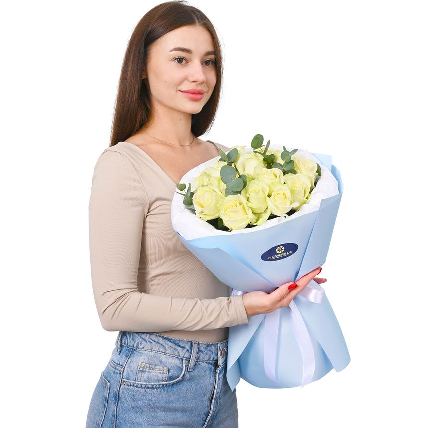 15 white roses – delivery in Ukraine