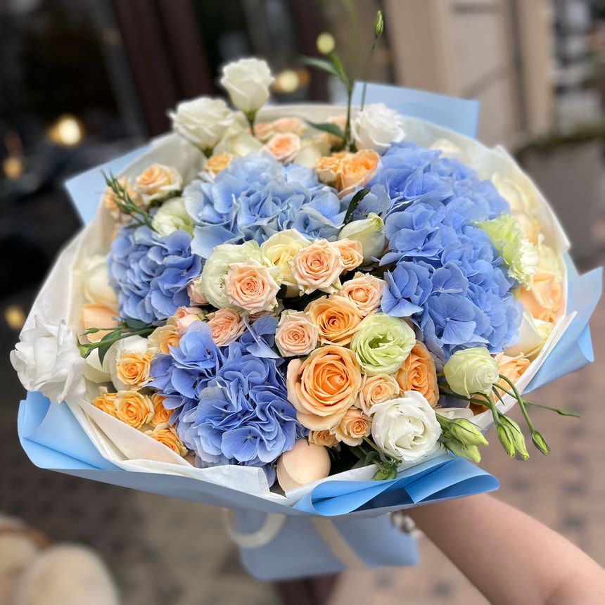 Букет "Блакитне Світло" – замовити на Flowers.ua
