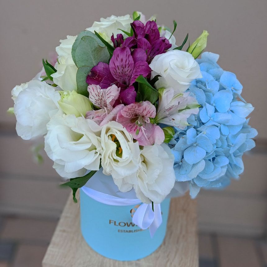 "Cheslava" composition – order from Flowers.ua