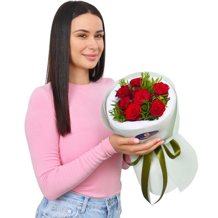 7 red roses – delivery in Ukraine