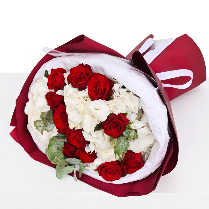 "Cherry Winter" bouquet – order with delivery