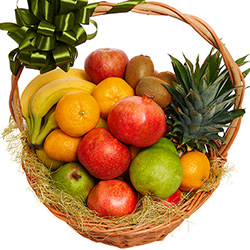 Велика корзина фруктів