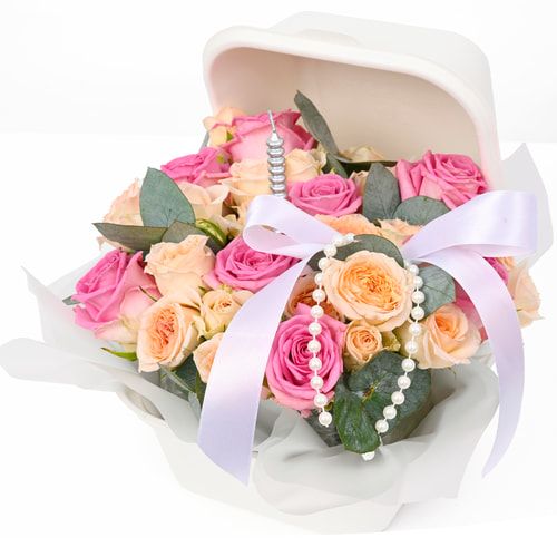 "Aila" bento-bouquet